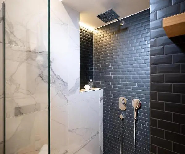 Premium With Balcony Apartman *